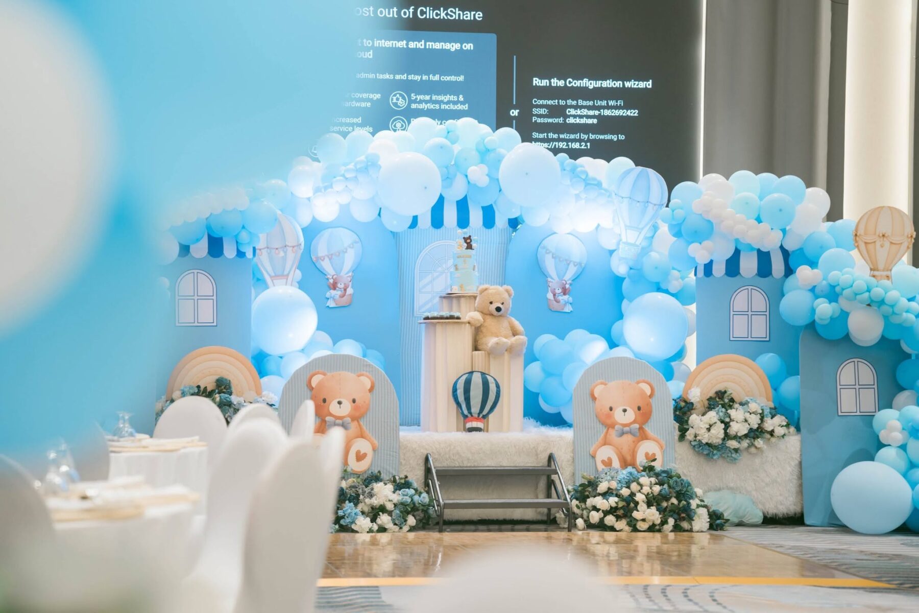 Statement balloon installation for an event in Abu Dhabi