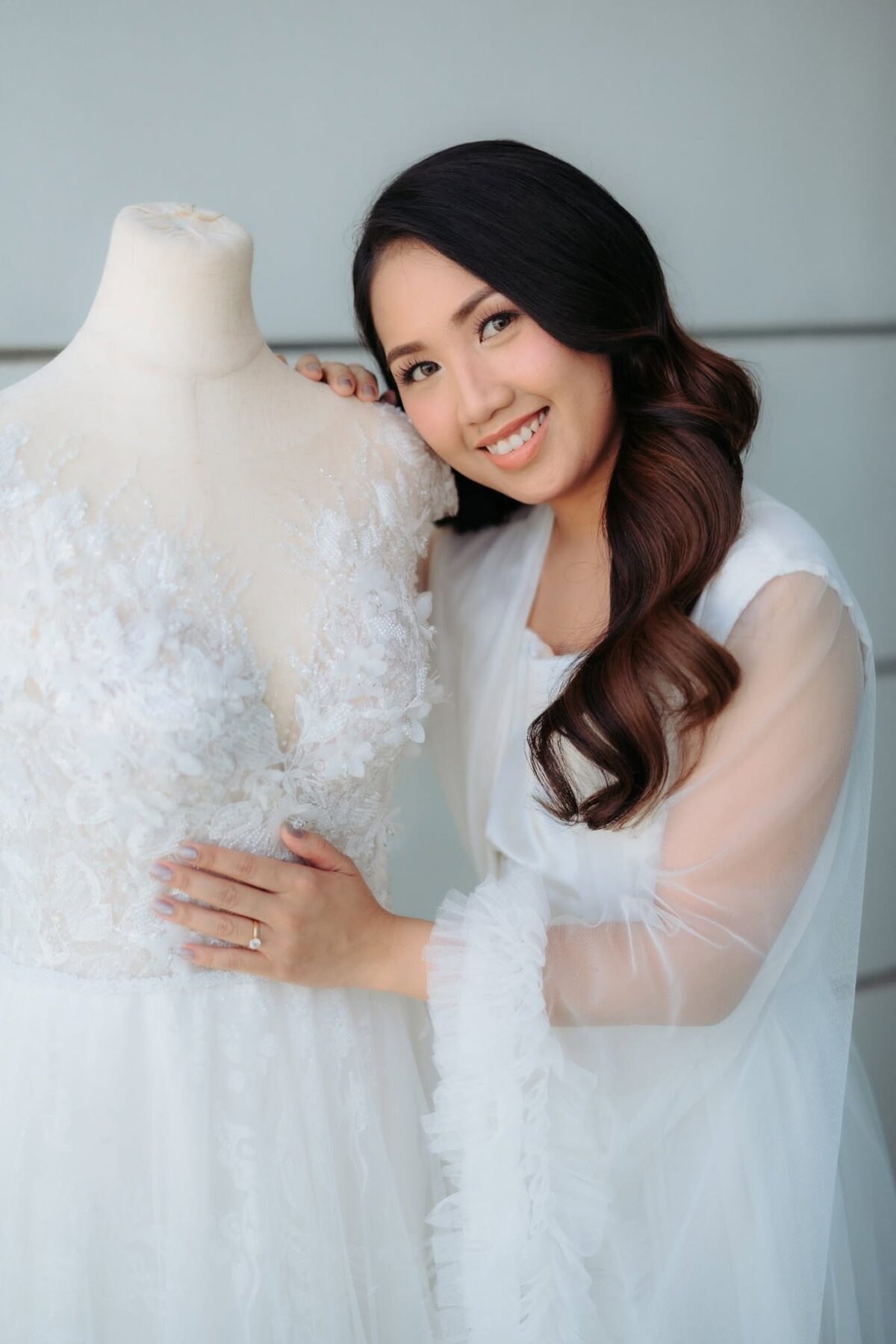 Blush-toned bridal suite styling details
